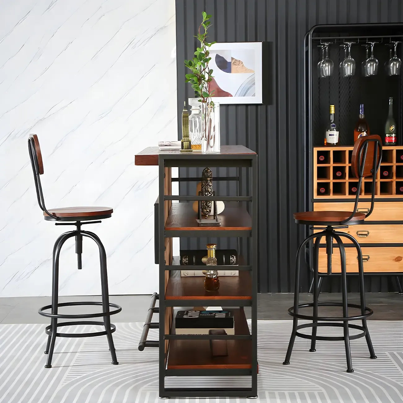 Tables de bar industrielles en bois brun et métal avec étagères de rangement