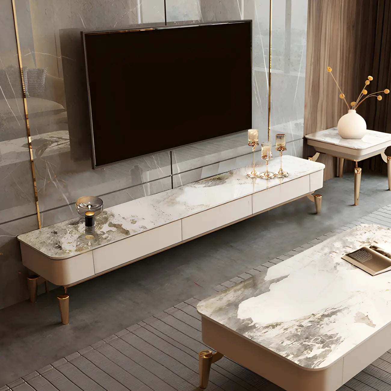 Meuble TV de luxe avec plateau en pierre blanche et pieds dorés, intégrant un espace de rangement