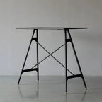 Tables de bar industrielles légères en bois noir et métal imitation bois