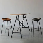 Tables de bar industrielles légères en bois noir et métal imitation bois