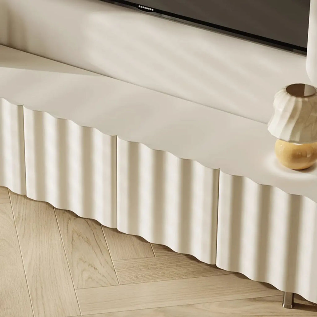 Meuble TV moderne en bois blanc texturé ondulé avec rangement