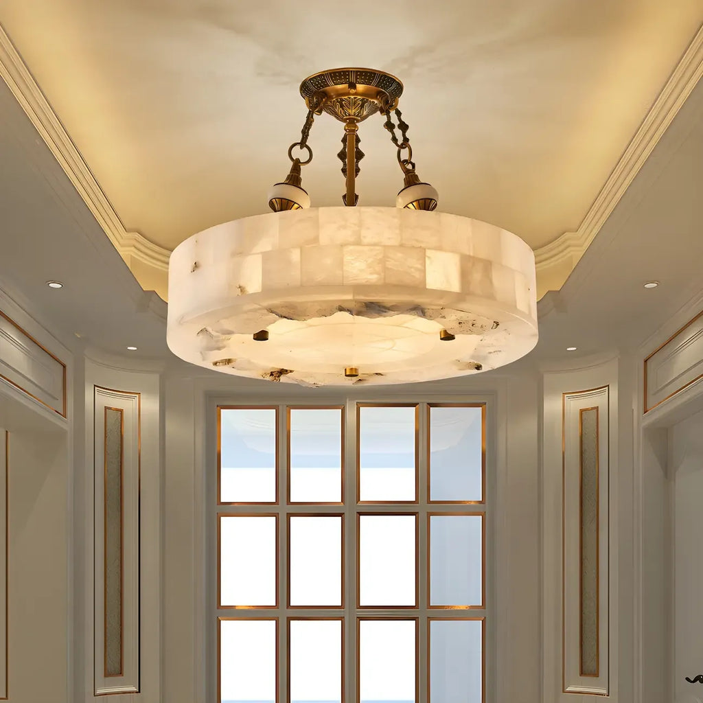 Luxueux lustre cylindrique en albâtre doré