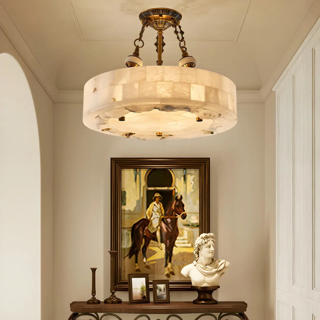 Luxueux lustre cylindrique en albâtre doré