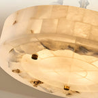 Luxueux lustre cylindrique en albâtre doré