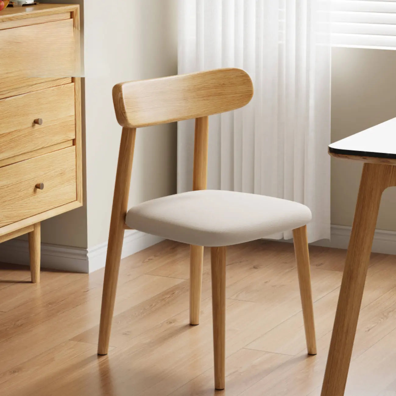 Chaise de salle à manger moderne en cuir sans accoudoirs et dossier bas