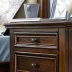 Table de chevet compacte en noyer foncé à 3 tiroirs