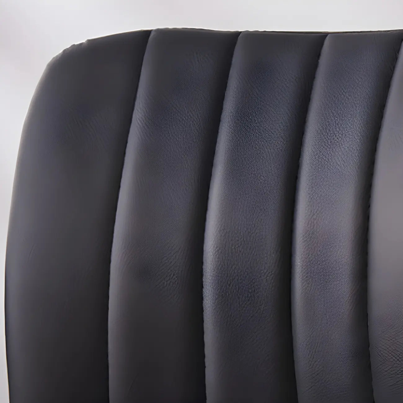 Sedia da ufficio moderna in acciaio nero con rivestimento in pelle