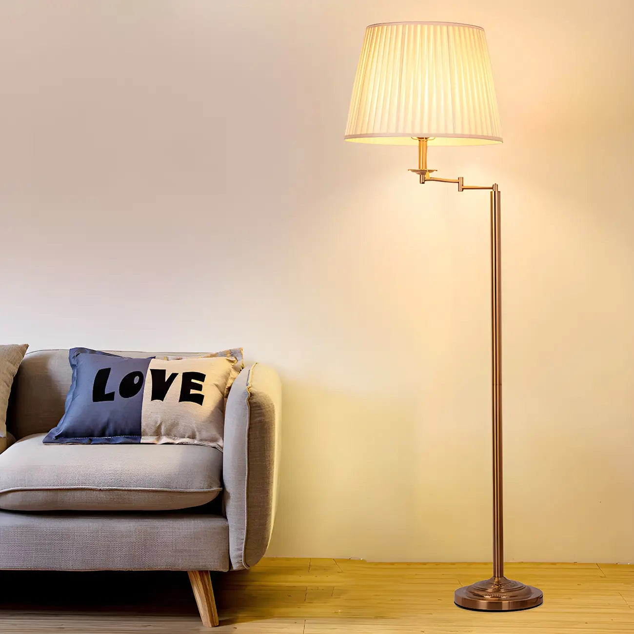 Lampadaire moderne à bras articulé en laiton avec abat-jour cylindrique en tissu