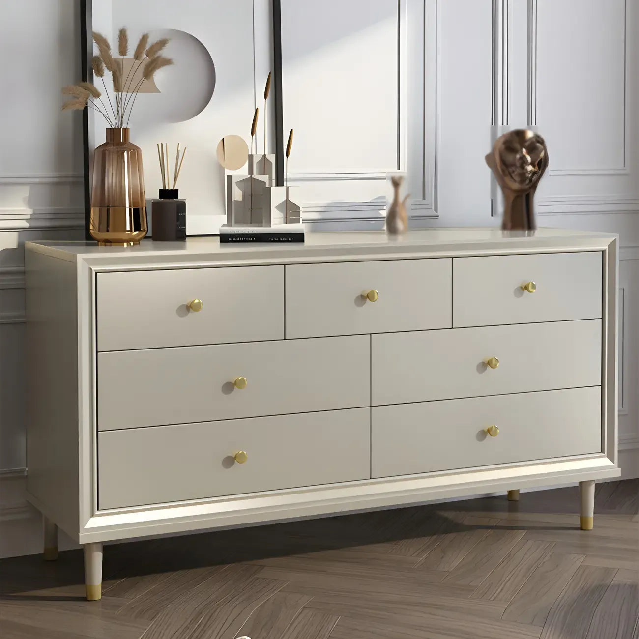 Commodes et chiffonniers élégants en bois blanc cassé avec tiroirs