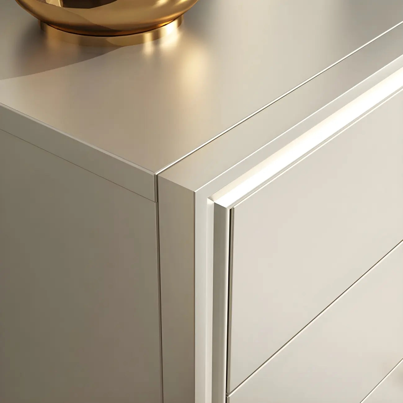 Commodes et chiffonniers élégants en bois blanc cassé avec tiroirs