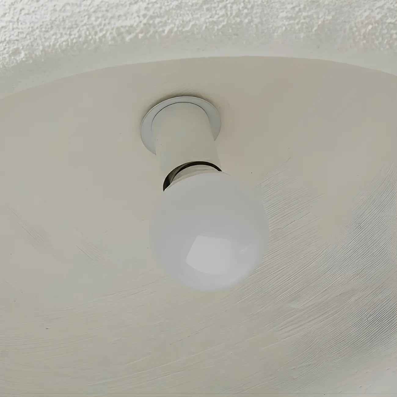 Lampadario a sospensione a cupola in resina bianca stile Art Déco moderno