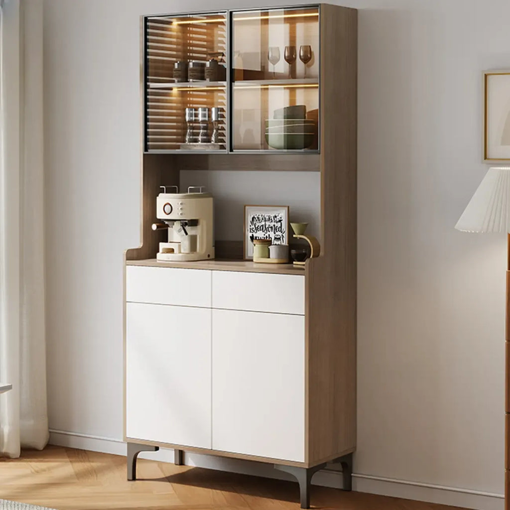 Grand buffet en bois avec portes vitrées et étagère supérieure