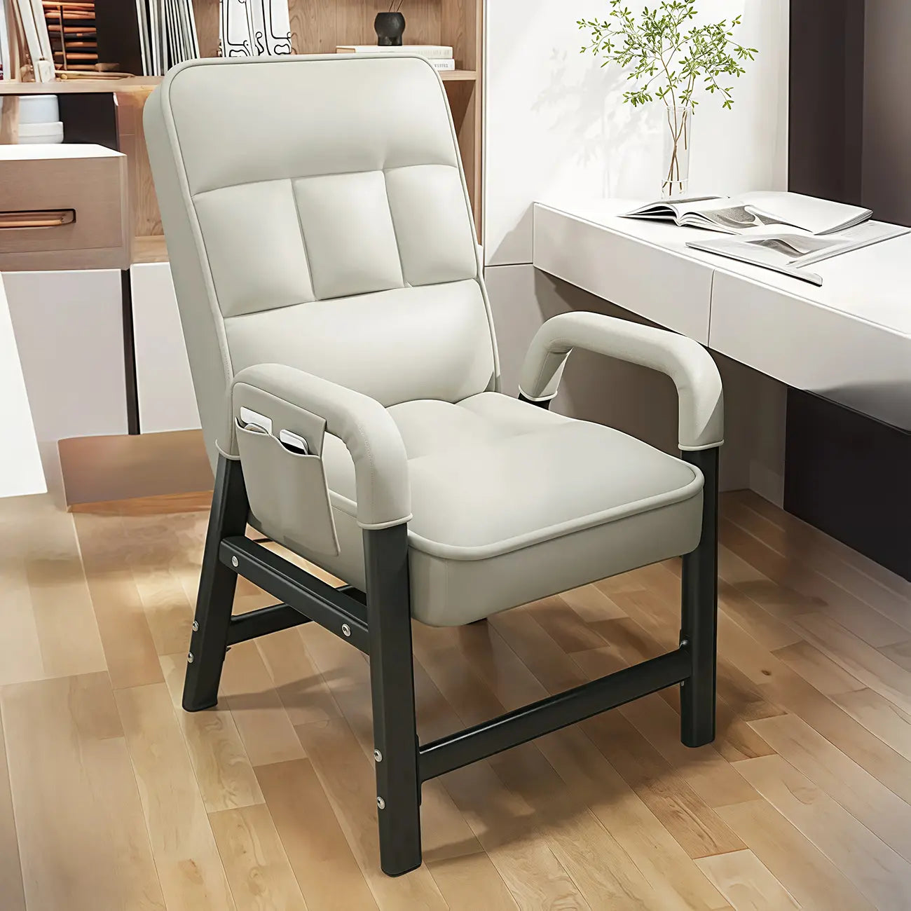 Chaise de bureau moderne grise rembourrée à 4 pieds