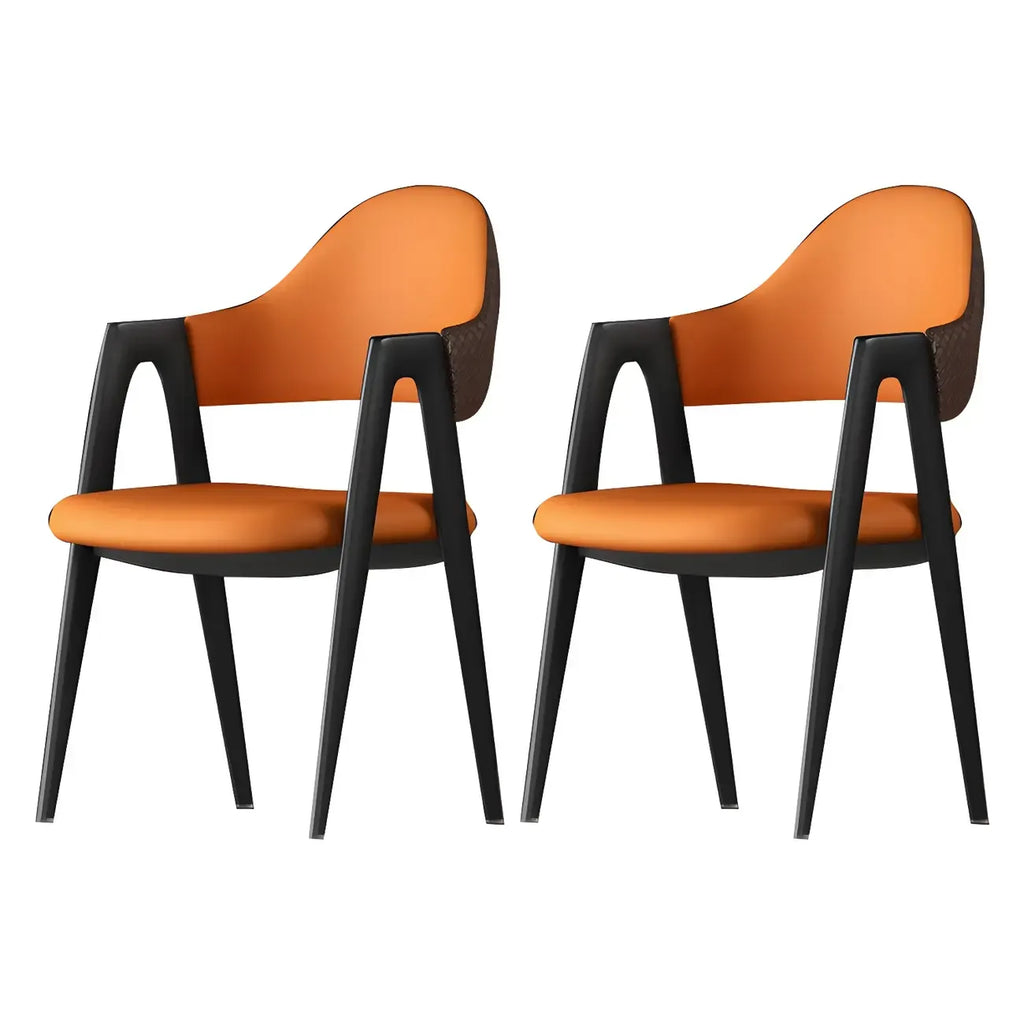 Chaise de salle à manger moderne en cuir avec dossier incurvé et accoudoirs ouverts