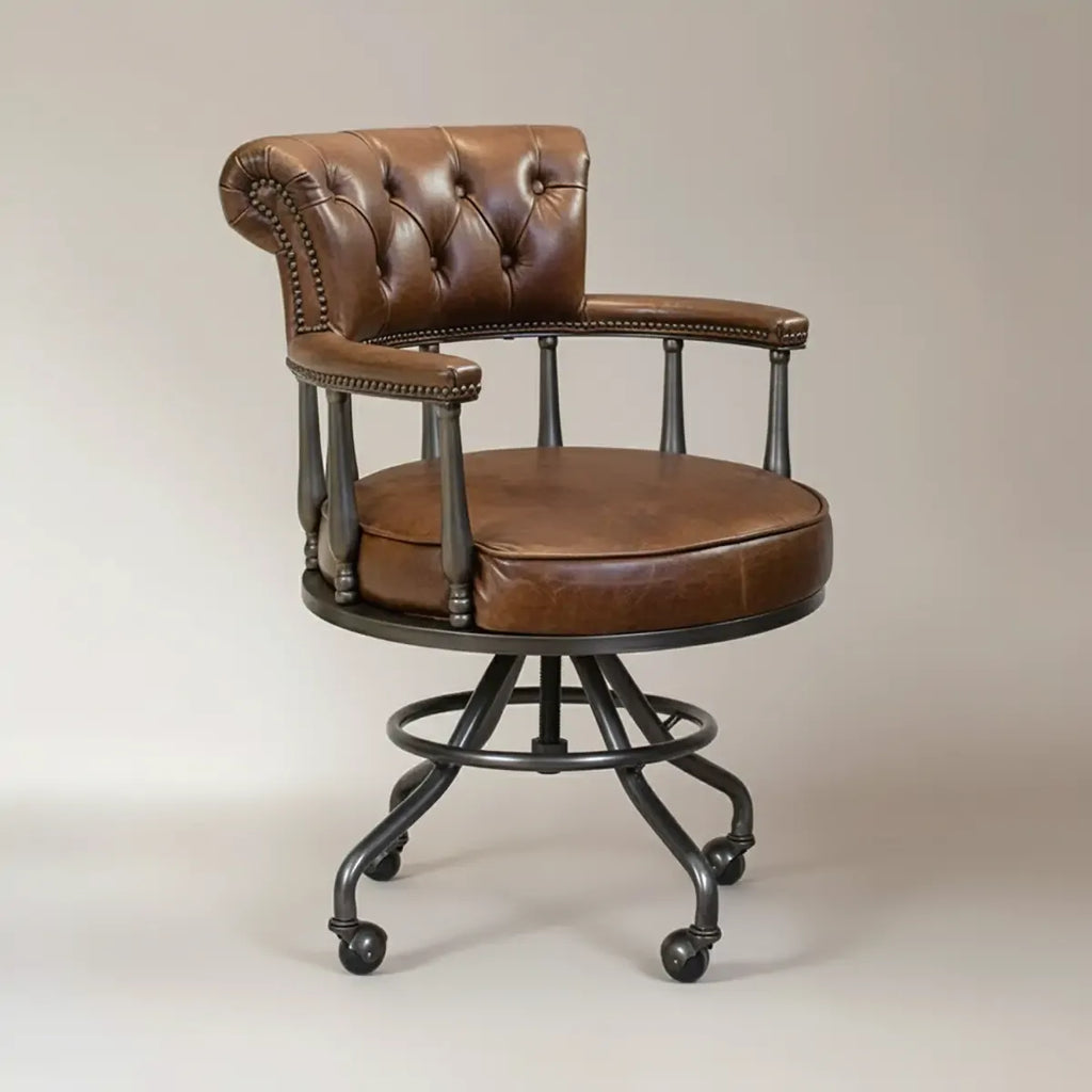 Fauteuil de bureau Chesterfield noir en cuir antique