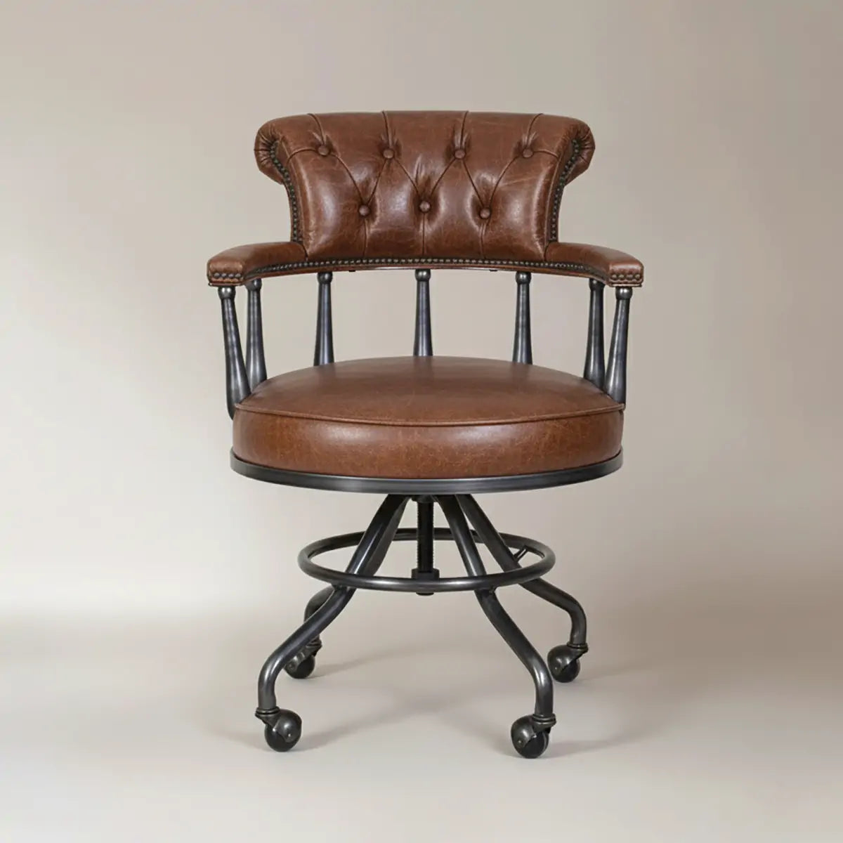 Fauteuil de bureau Chesterfield noir en cuir antique