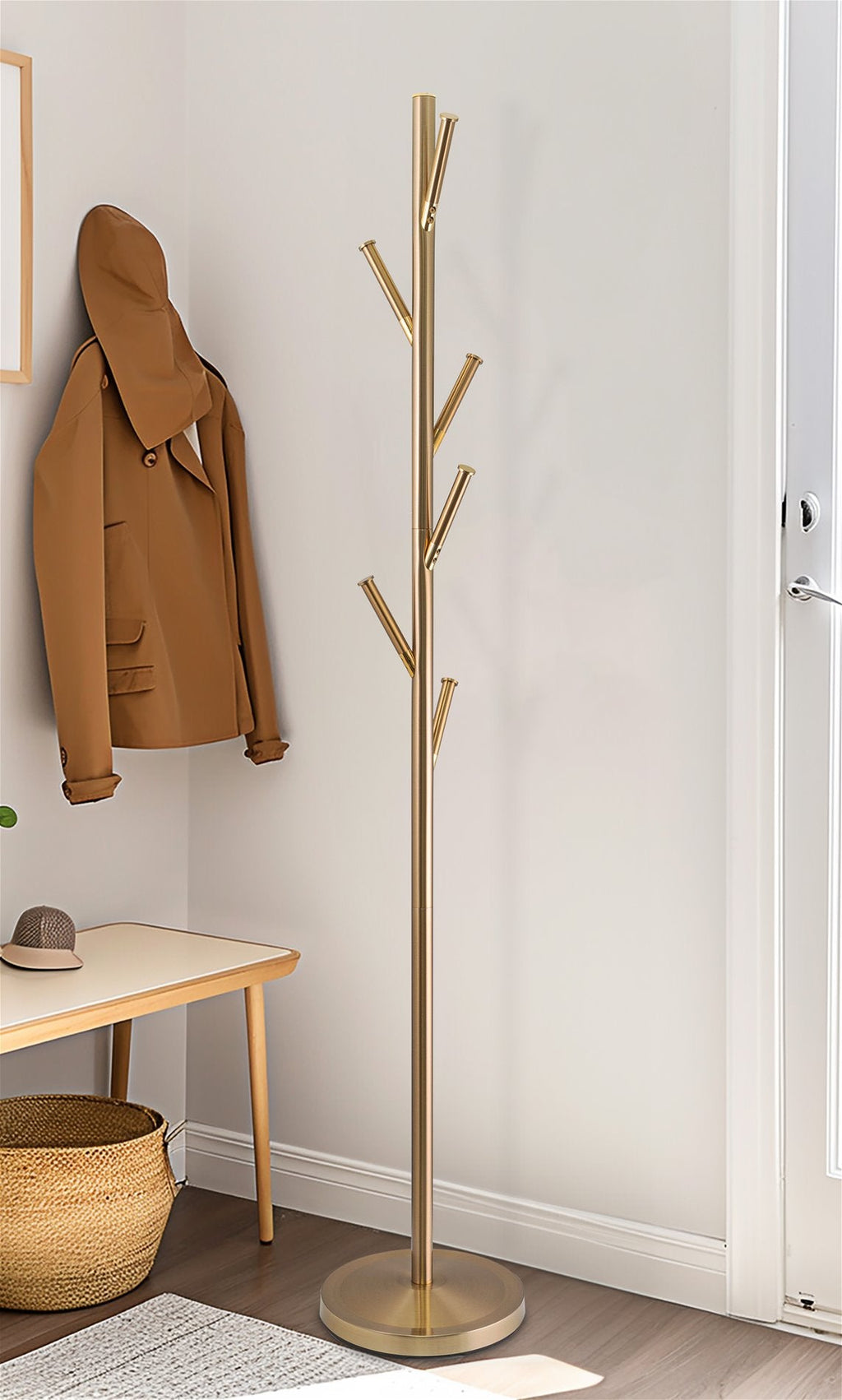 Appendiabiti da terra in metallo con 6 ganci Addison 68 Modern, ottone freddo