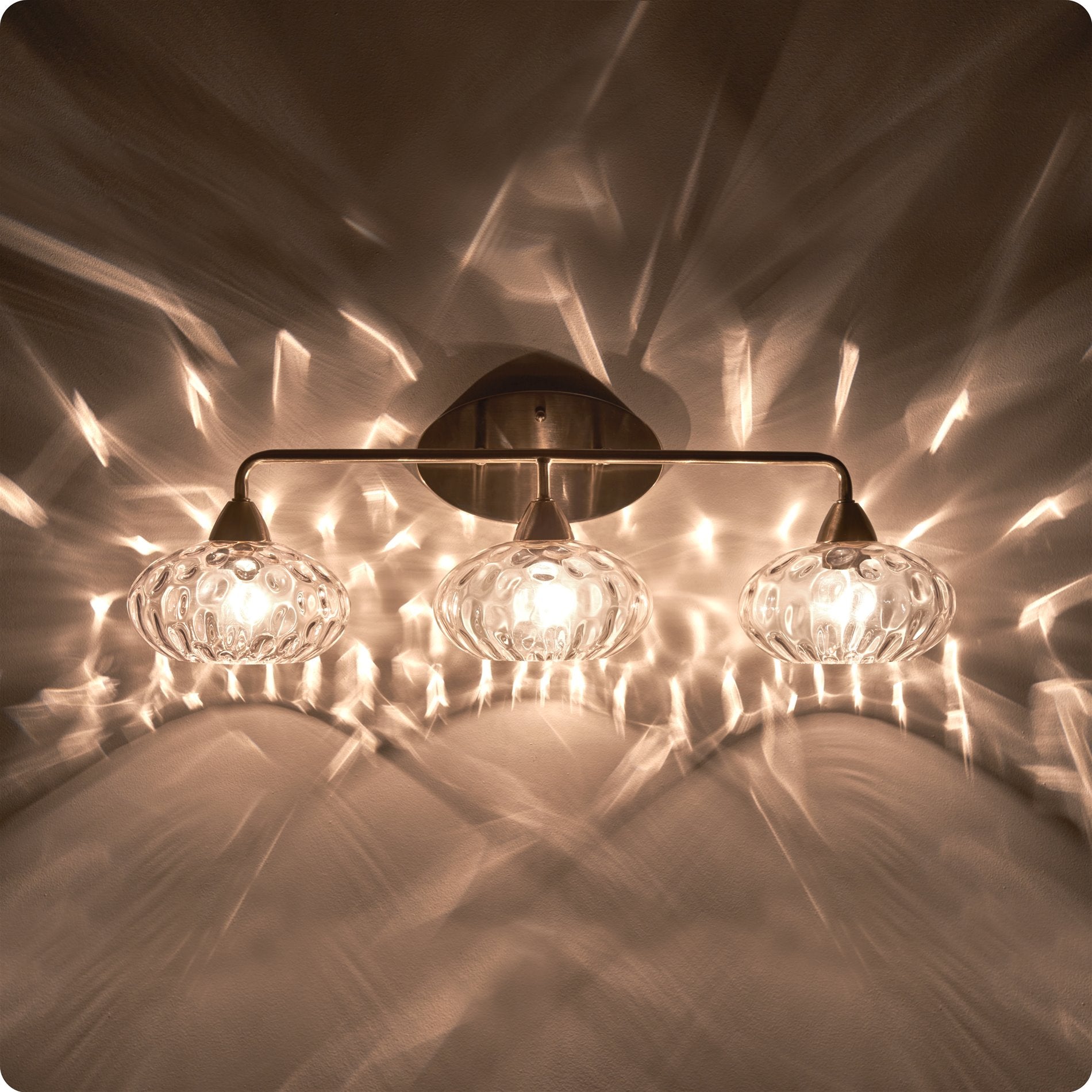 Applique murale moderne Marina 26 à 3 lumières pour salle de bain