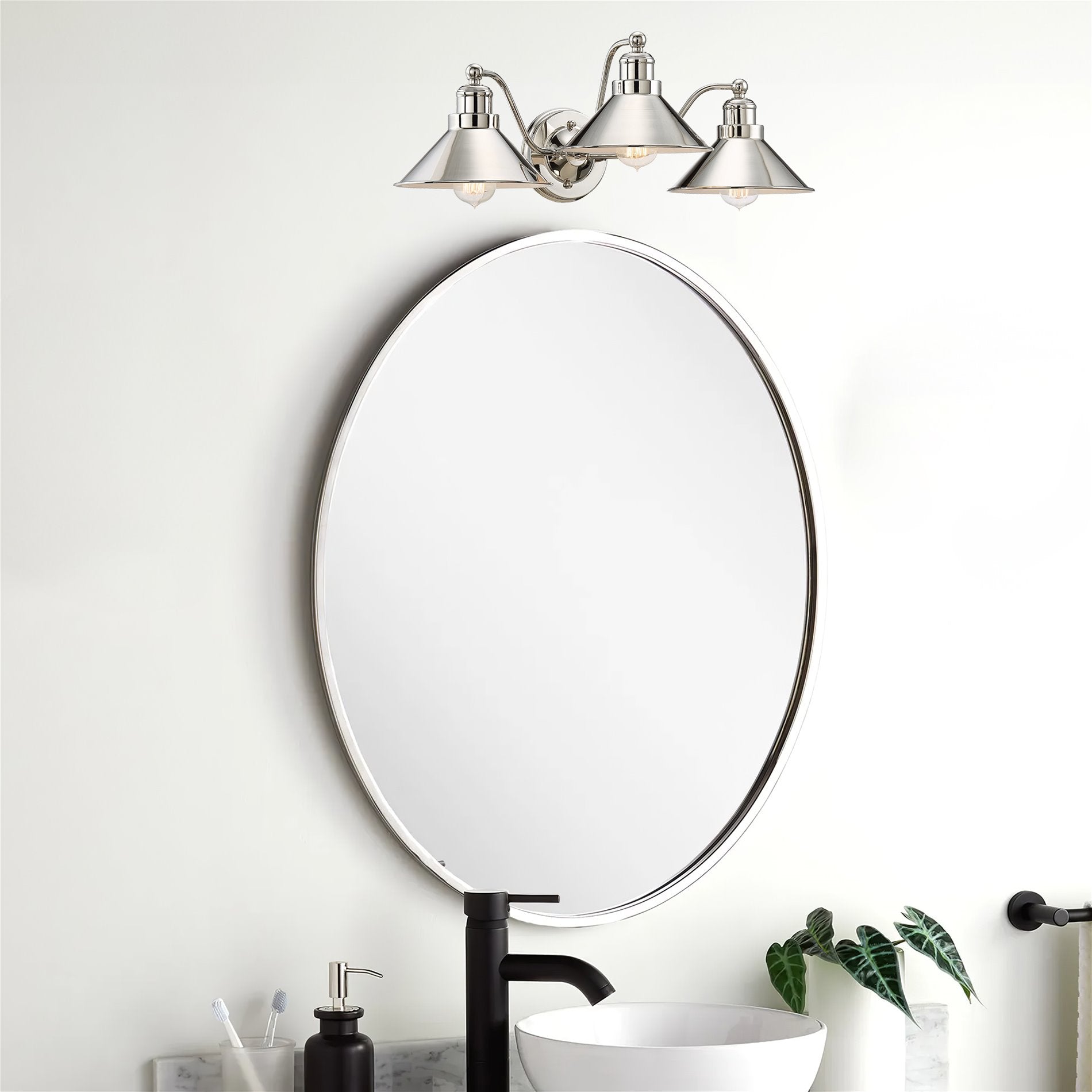 Applique murale Welton 26 à 3 lumières, style ferme moderne, pour salle de bain.