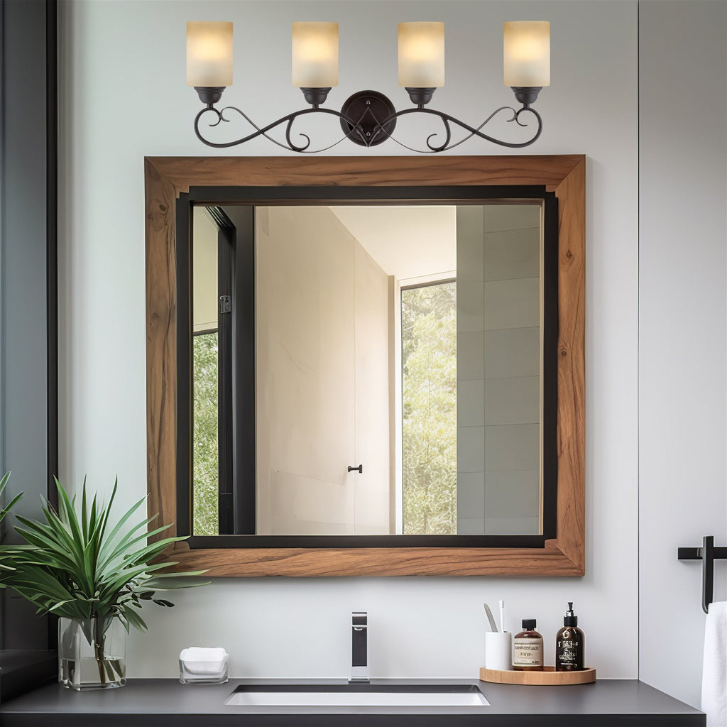 Applique murale traditionnelle Villa 31 à 4 lumières pour salle de bain