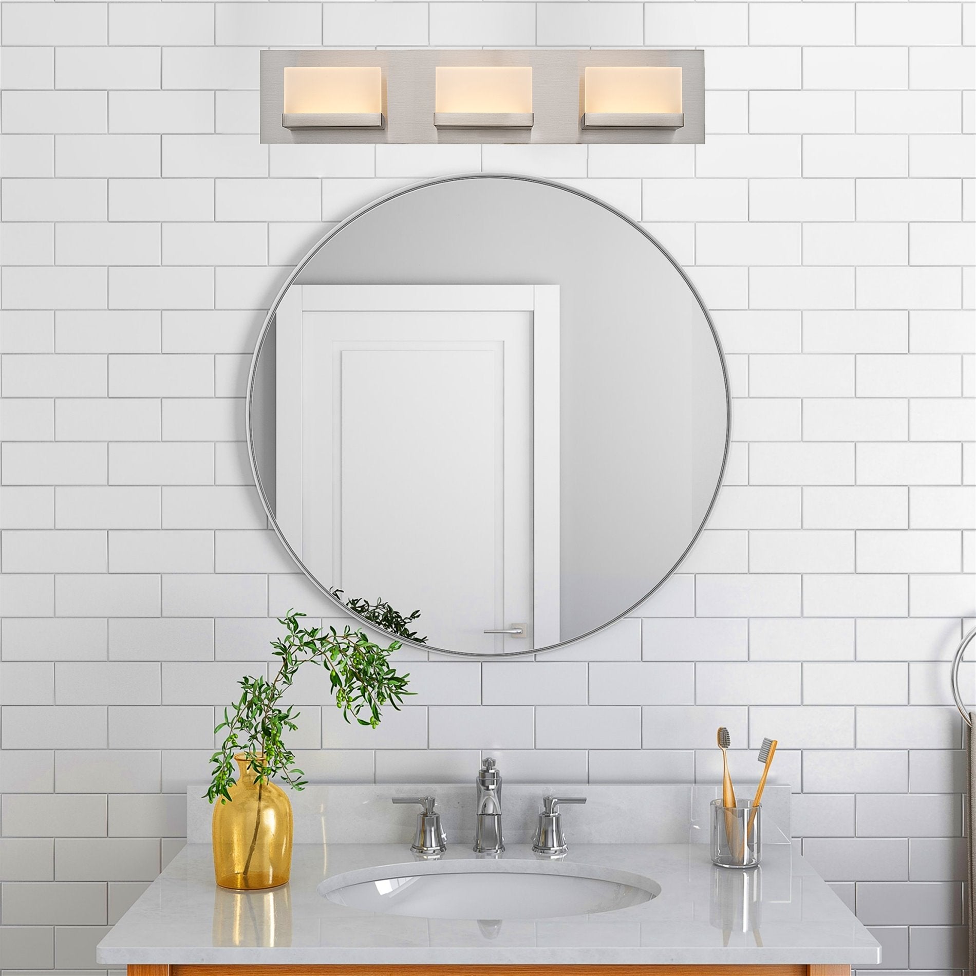 Applique murale moderne Everett 24 à 3 lumières DEL intégrées de 30 W (équivalent 180 W) pour salle de bain/coiffeuse