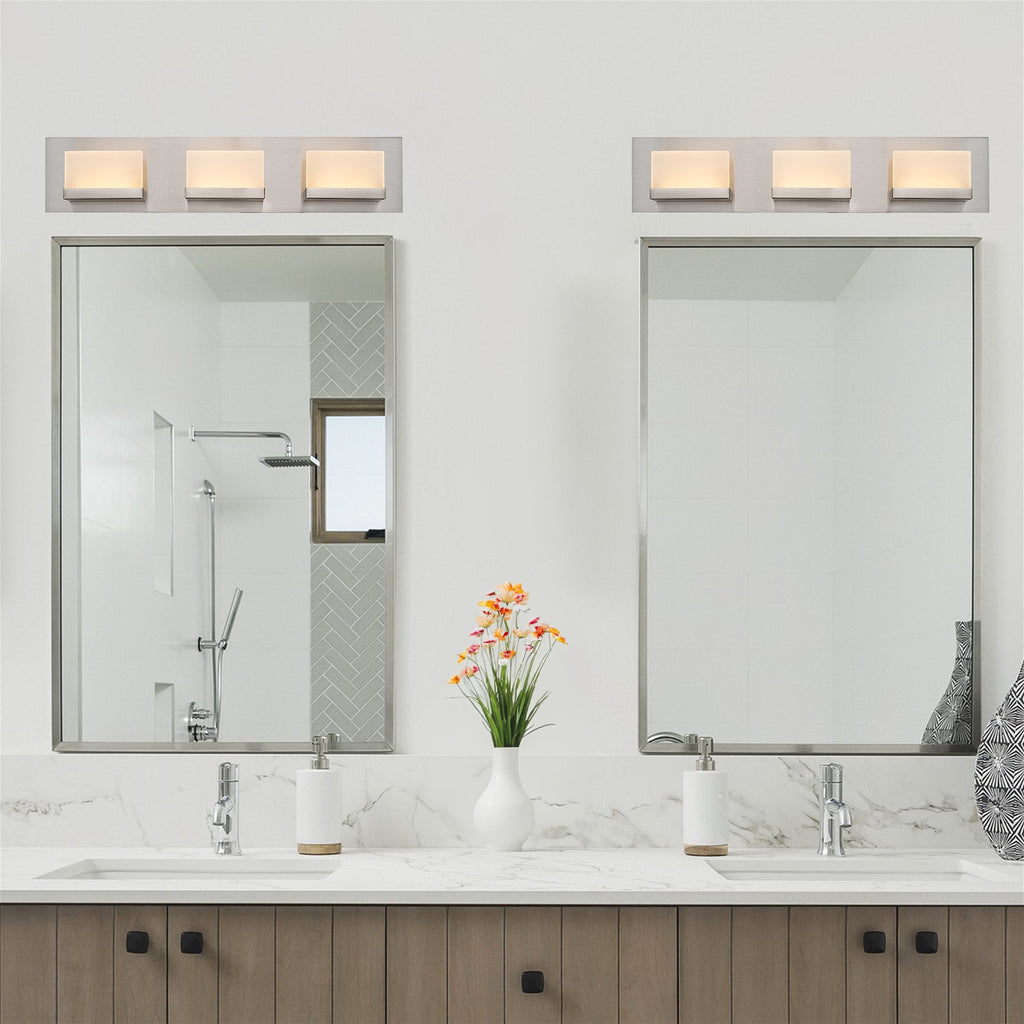 Applique murale moderne Everett 24 à 3 lumières DEL intégrées de 30 W (équivalent 180 W) pour salle de bain/coiffeuse