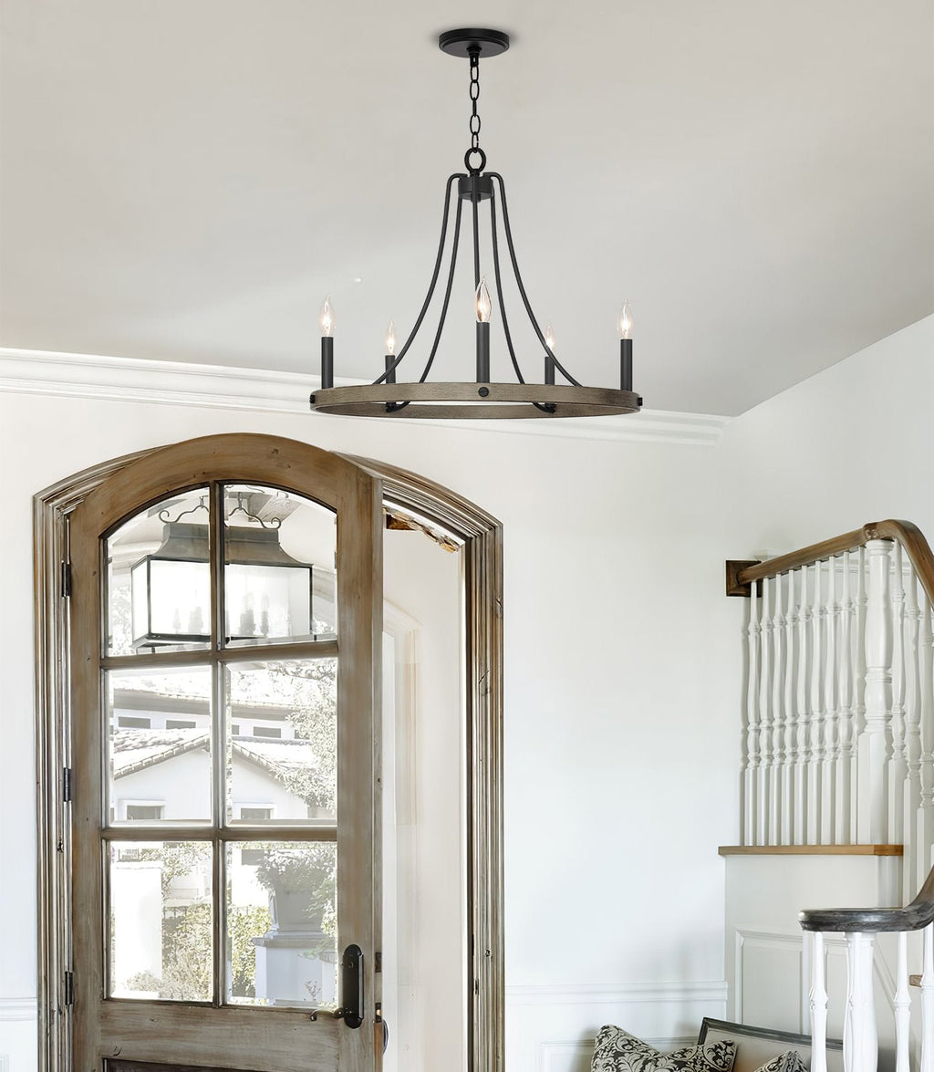 Lustre/applique murale rustique Fairbrook 25 à 5 lumières, style ferme, en forme de roue de chariot, pour îlot de cuisine.