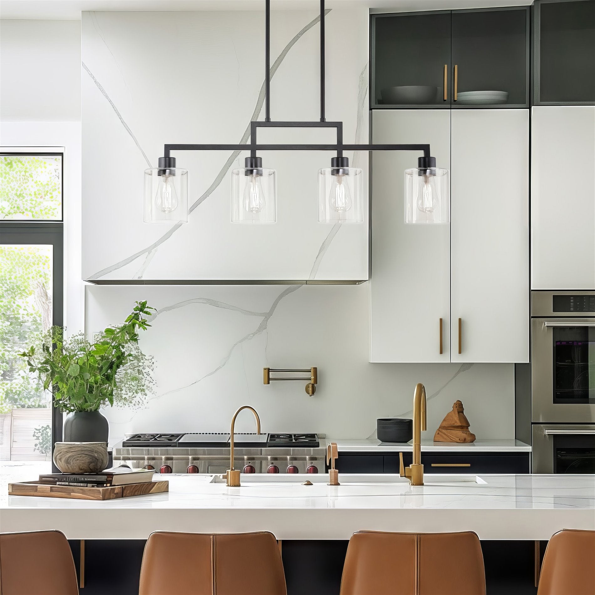 Stratford 34, luminaire d'îlot à 4 lumières de style industriel moderne et industriel.