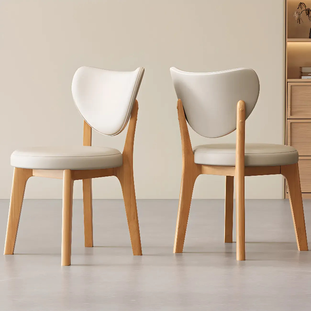 Chaise de salle à manger moderne sans accoudoirs à oreilles en similicuir