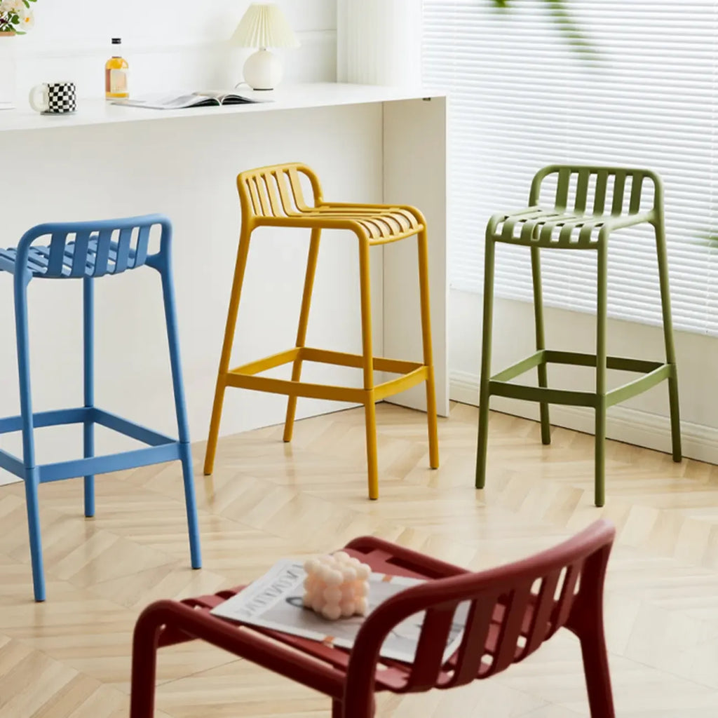 Tabouret de bar minimaliste en plastique pour intérieur et extérieur