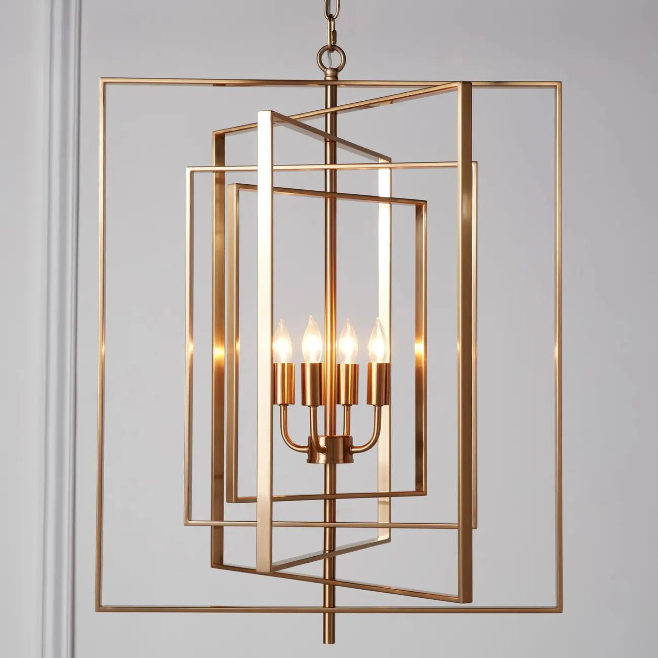 Lustre moderne rectangulaire en métal doré à structure cage