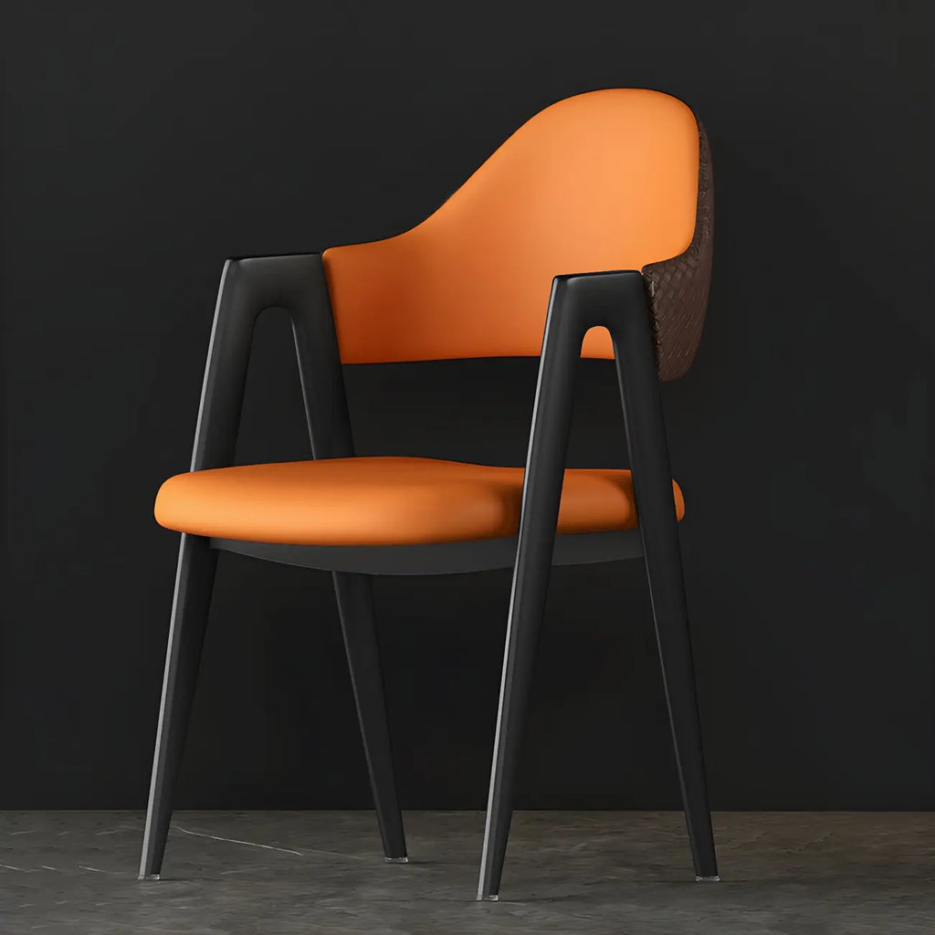 Chaise de salle à manger moderne en cuir avec dossier incurvé et accoudoirs ouverts