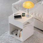 Table d'appoint cubique compacte en bois blanc avec étagère ouverte