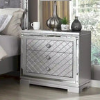Ensemble de chambre à coucher Seleena Glam Silver Wood 5 pièces avec panneaux capitonnés et port USB par Furniture of America