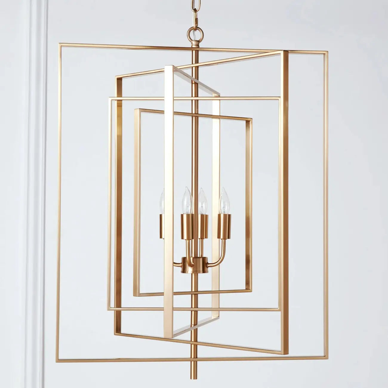 Lustre moderne rectangulaire en métal doré à structure cage
