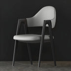 Chaise de salle à manger moderne en cuir avec dossier incurvé et accoudoirs ouverts