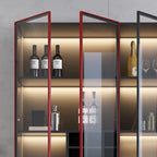 Armoire à vin minimaliste en bois noir avec porte vitrée