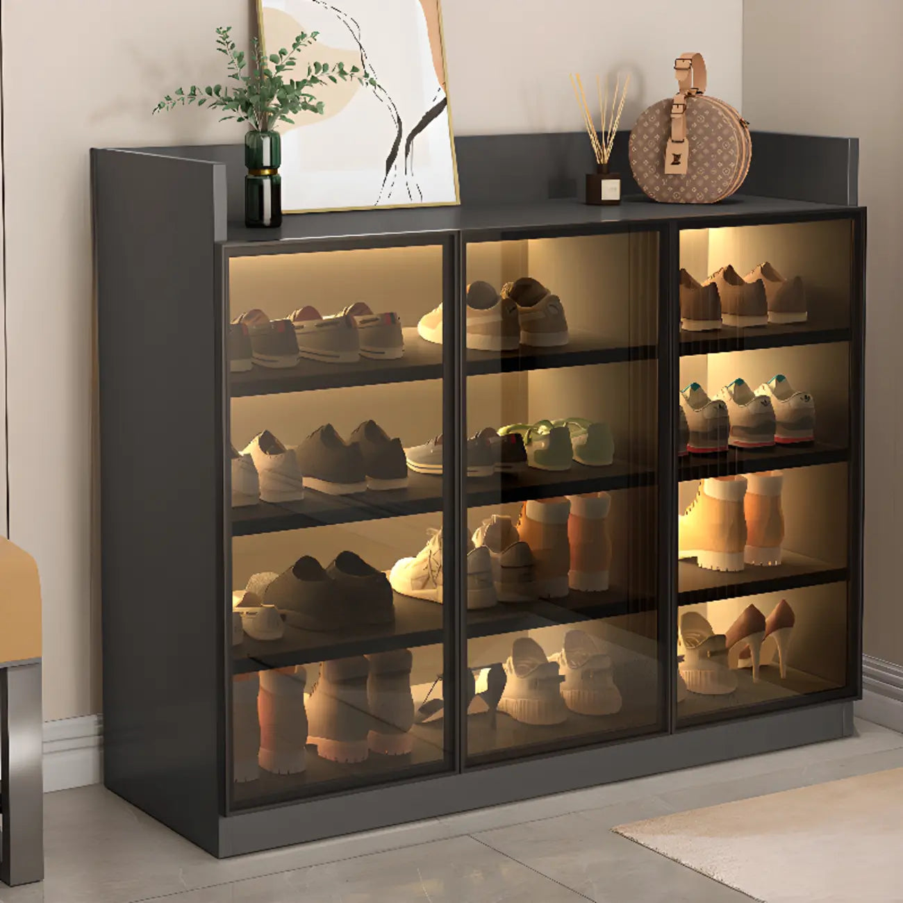 Meuble à chaussures éclairé par LED avec étagères réglables et portes transparentes