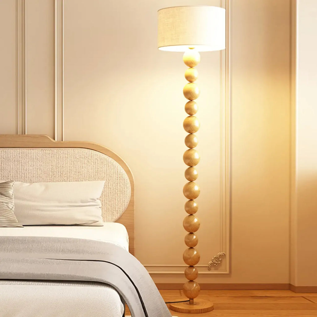Lampadaire décoratif moderne à boules empilées avec abat-jour en tissu