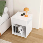 Table d'appoint cubique compacte en bois blanc avec étagère ouverte