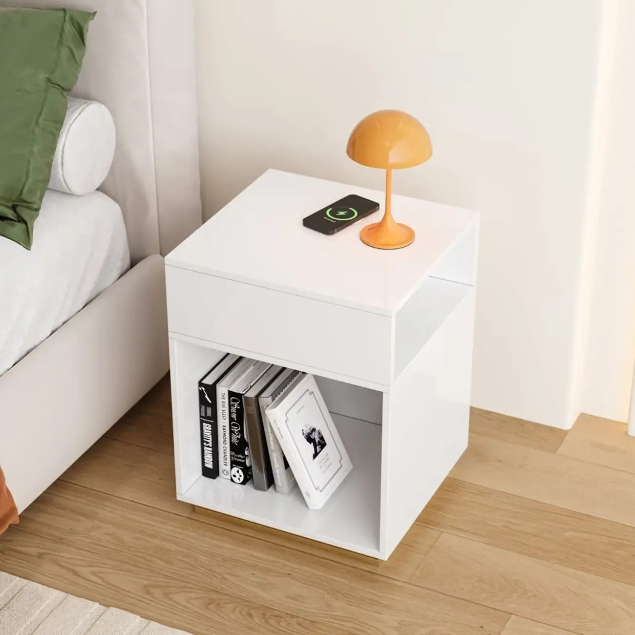 Table d'appoint cubique compacte en bois blanc avec étagère ouverte