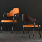 Chaise de salle à manger moderne en cuir avec dossier incurvé et accoudoirs ouverts