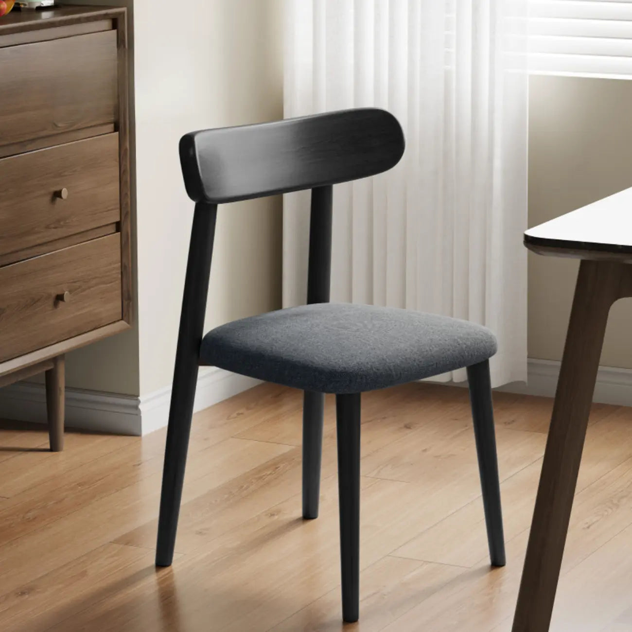 Chaise de salle à manger moderne en cuir sans accoudoirs et dossier bas