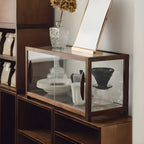 Élégante vitrine de table en bois avec portes coulissantes