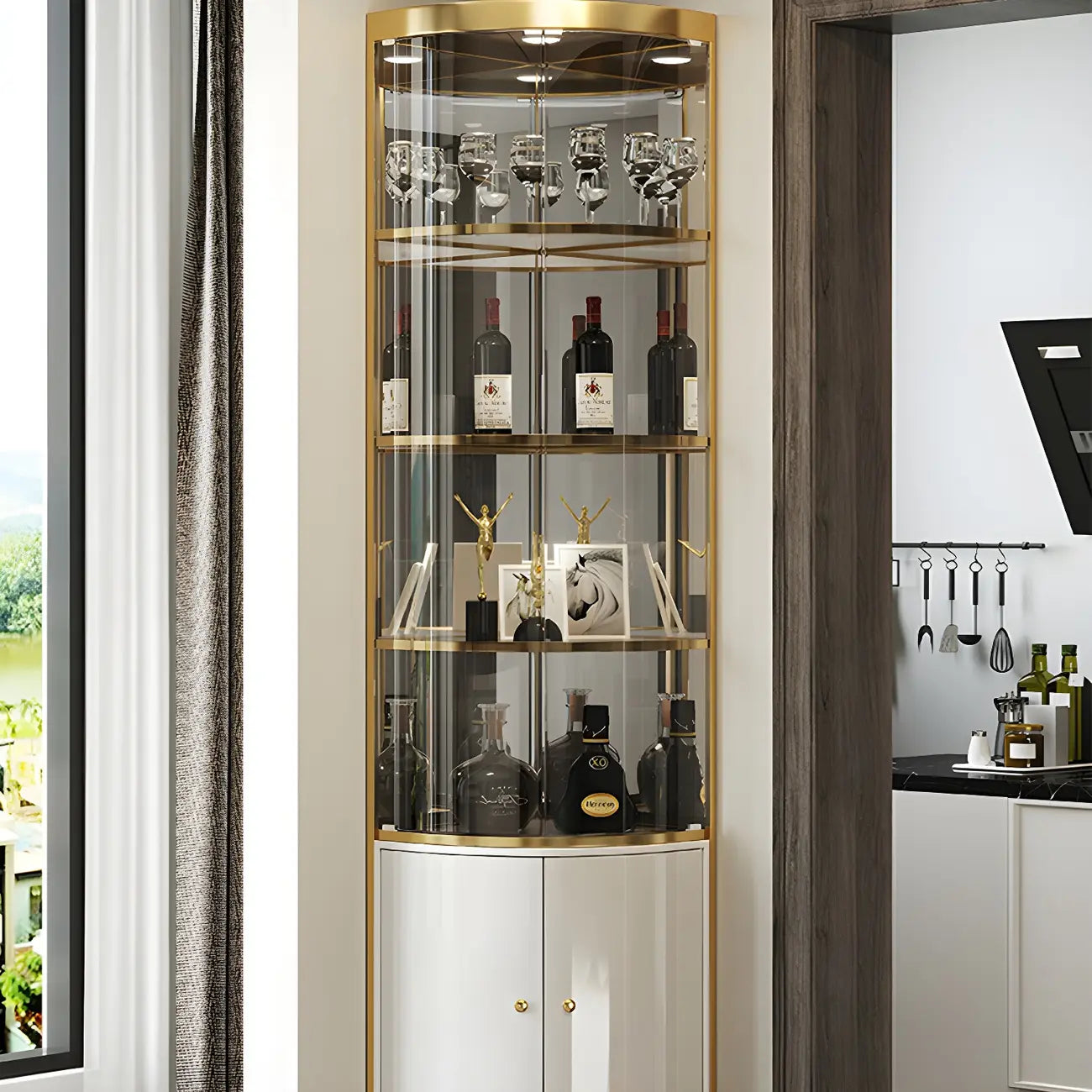 Vitrine d'angle arrondie en verre brillant et métal doré