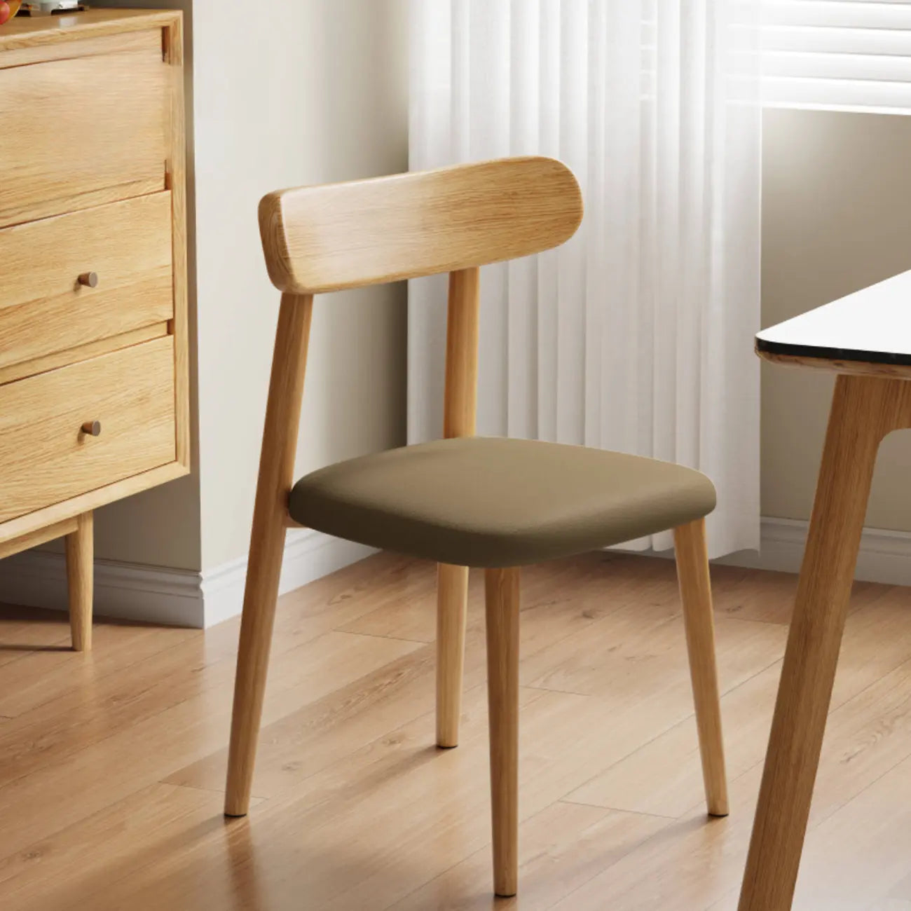 Chaise de salle à manger moderne en cuir sans accoudoirs et dossier bas
