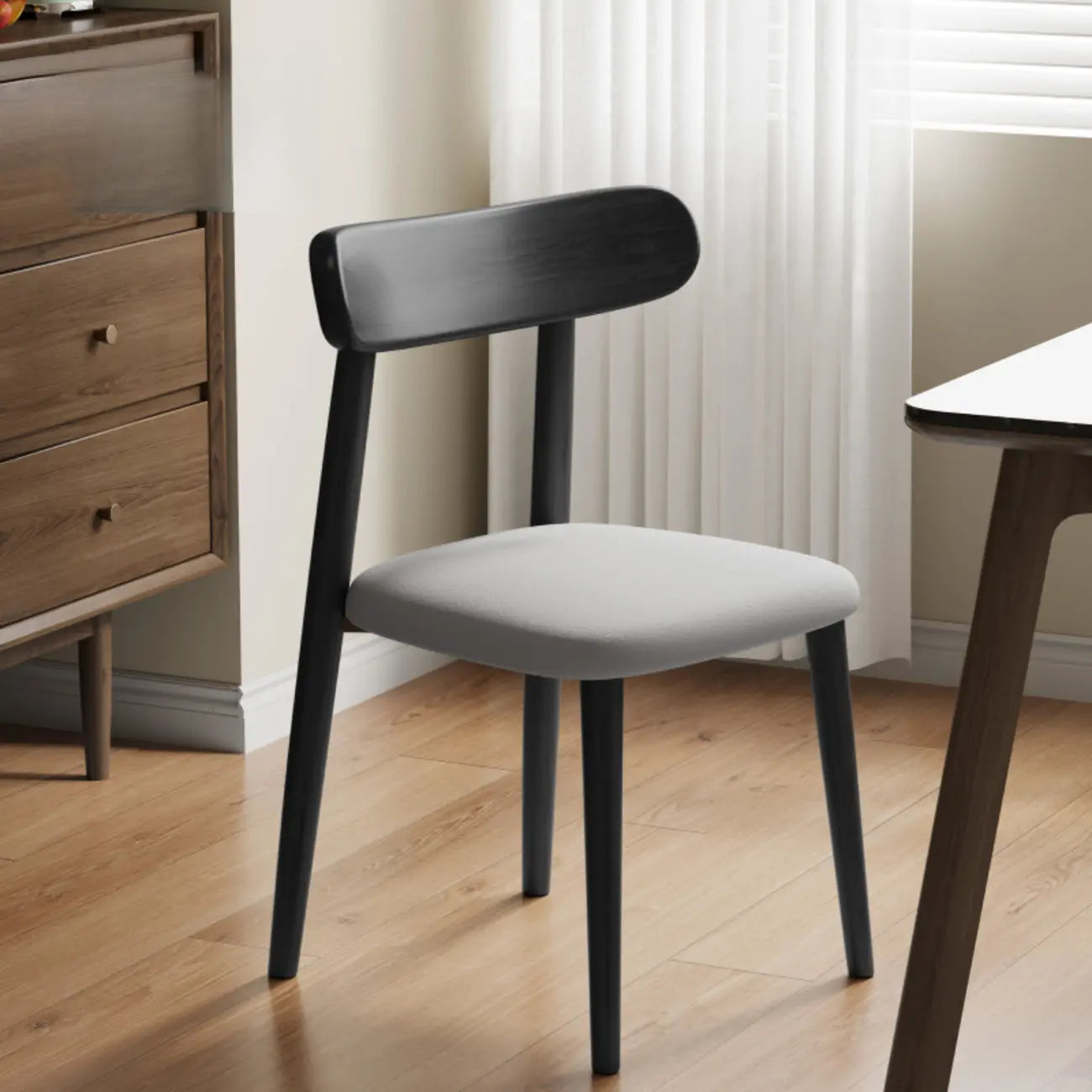 Chaise de salle à manger moderne en cuir sans accoudoirs et dossier bas