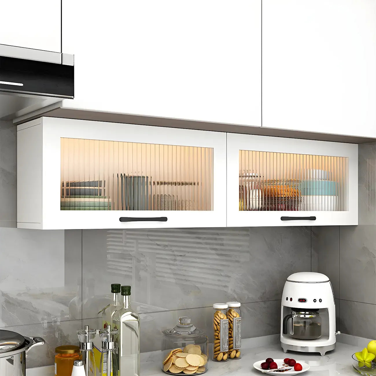 vaisselier mural en bois blanc pour cuisine